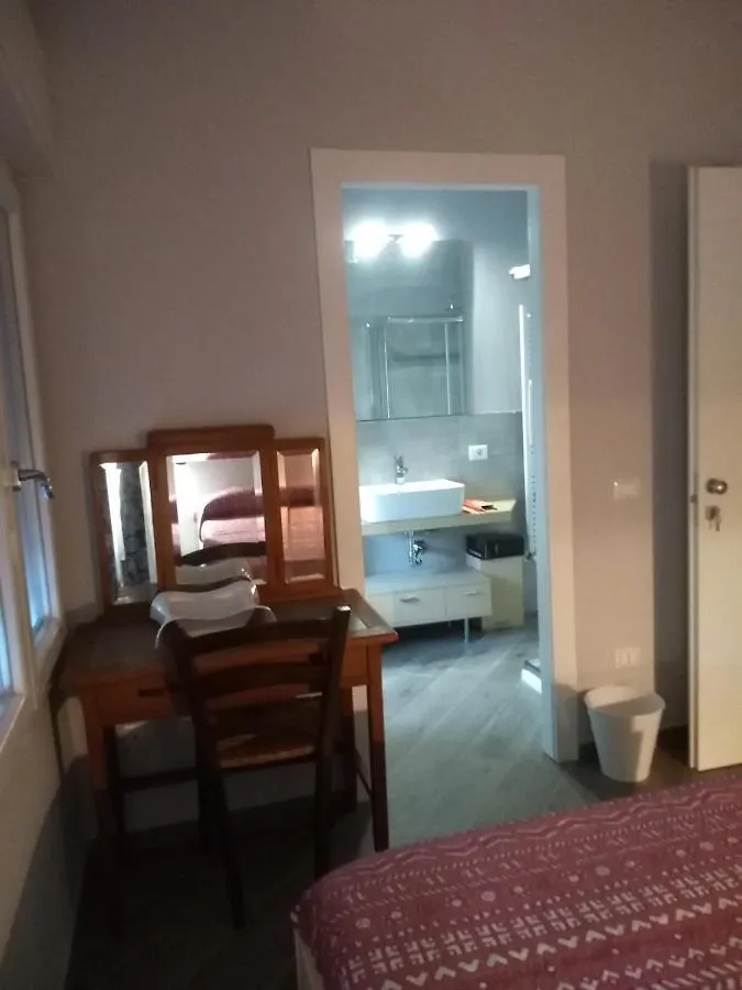 Tom & Jerry Bed and Breakfast Πίζα