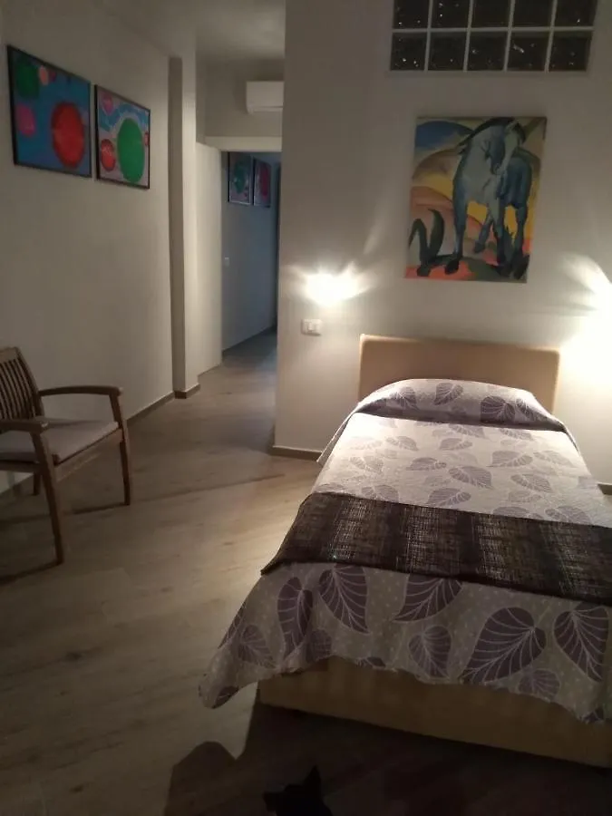 Tom & Jerry Bed and Breakfast Πίζα