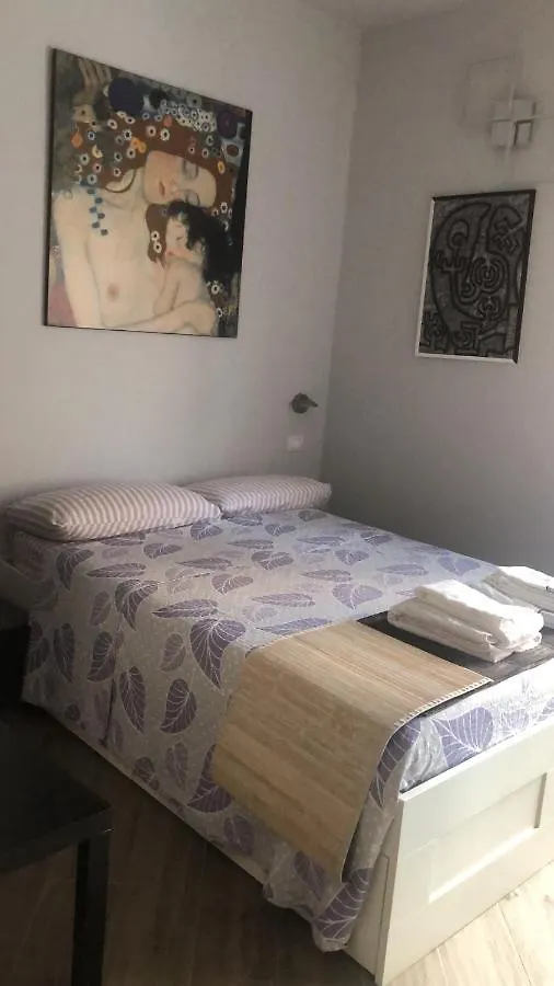 Tom & Jerry Bed and Breakfast Πίζα